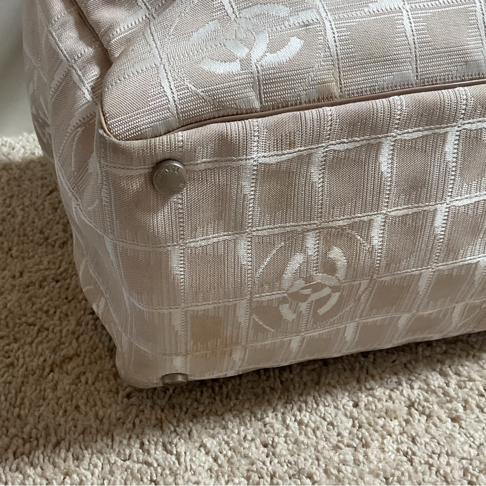 Chanel travel tote - Picture 3 of 8